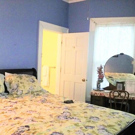 Six Acres Bed And Breakfast Цинциннати Экстерьер фото