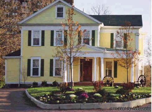Six Acres Bed And Breakfast Цинциннати Экстерьер фото
