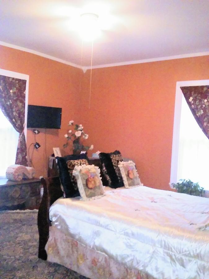Six Acres Bed And Breakfast Цинциннати Экстерьер фото