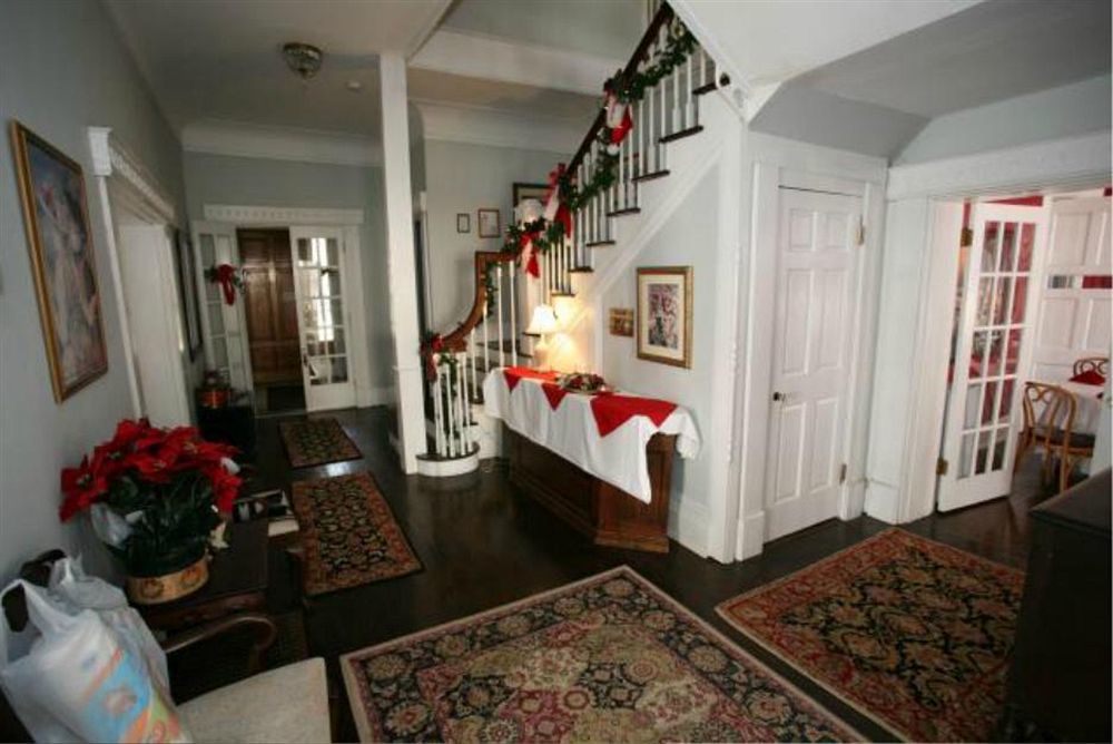 Six Acres Bed And Breakfast Цинциннати Экстерьер фото